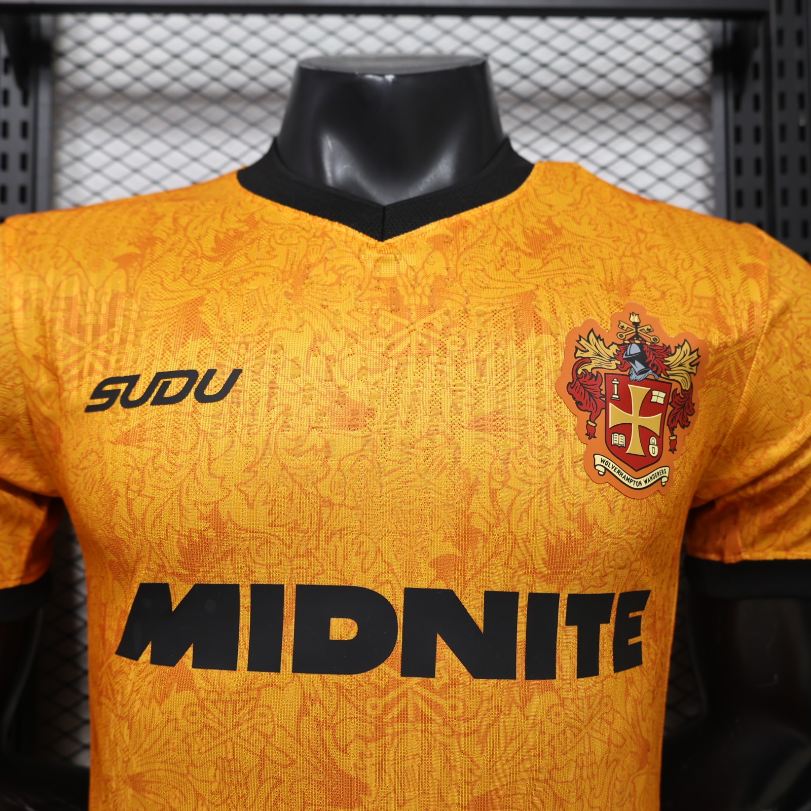 Wolverhampton Wanderers Home 2026/27 jersey, photo 2 of 9