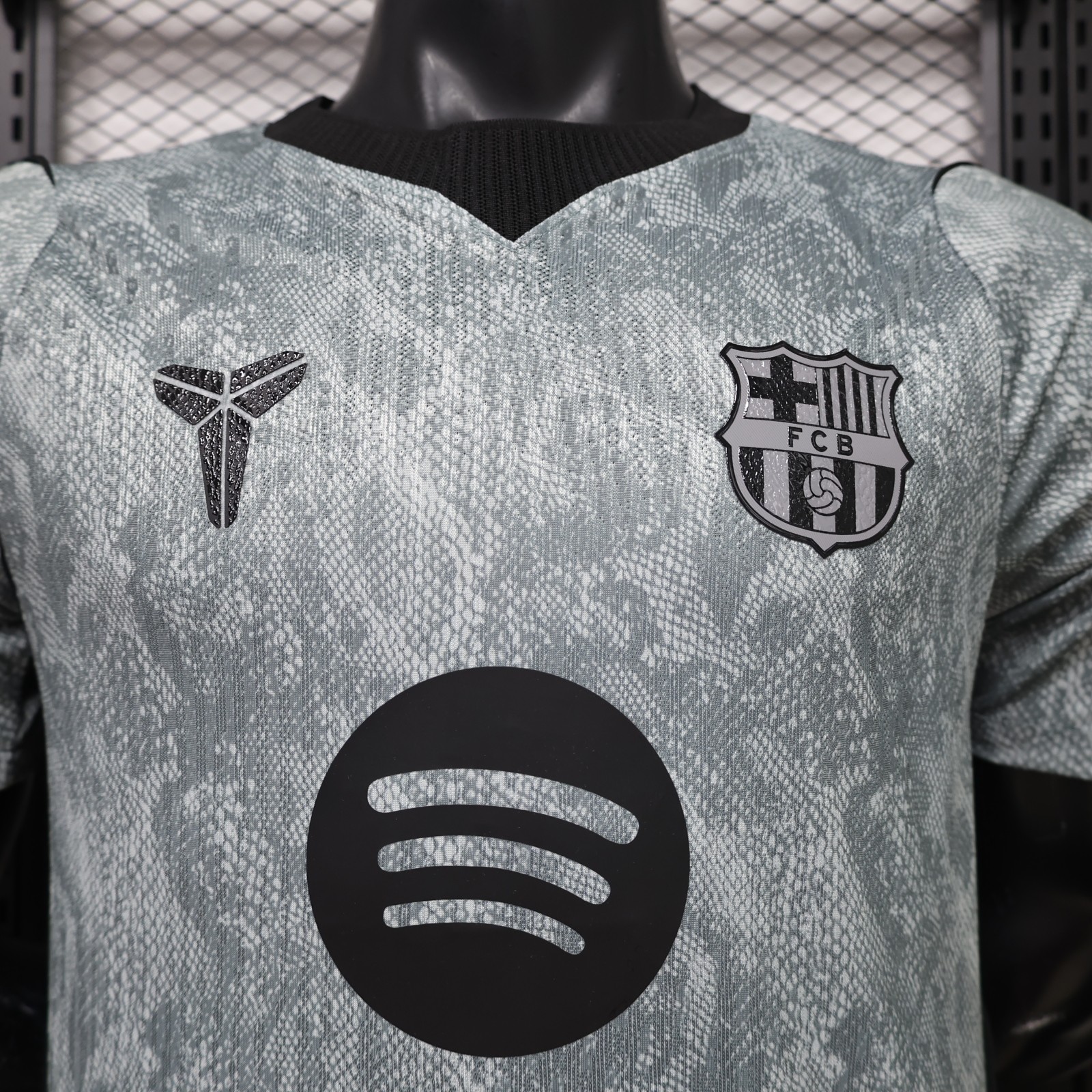 FC Barcelona Away Goalkeeper 2026/27 jersey, photo 2 of 11