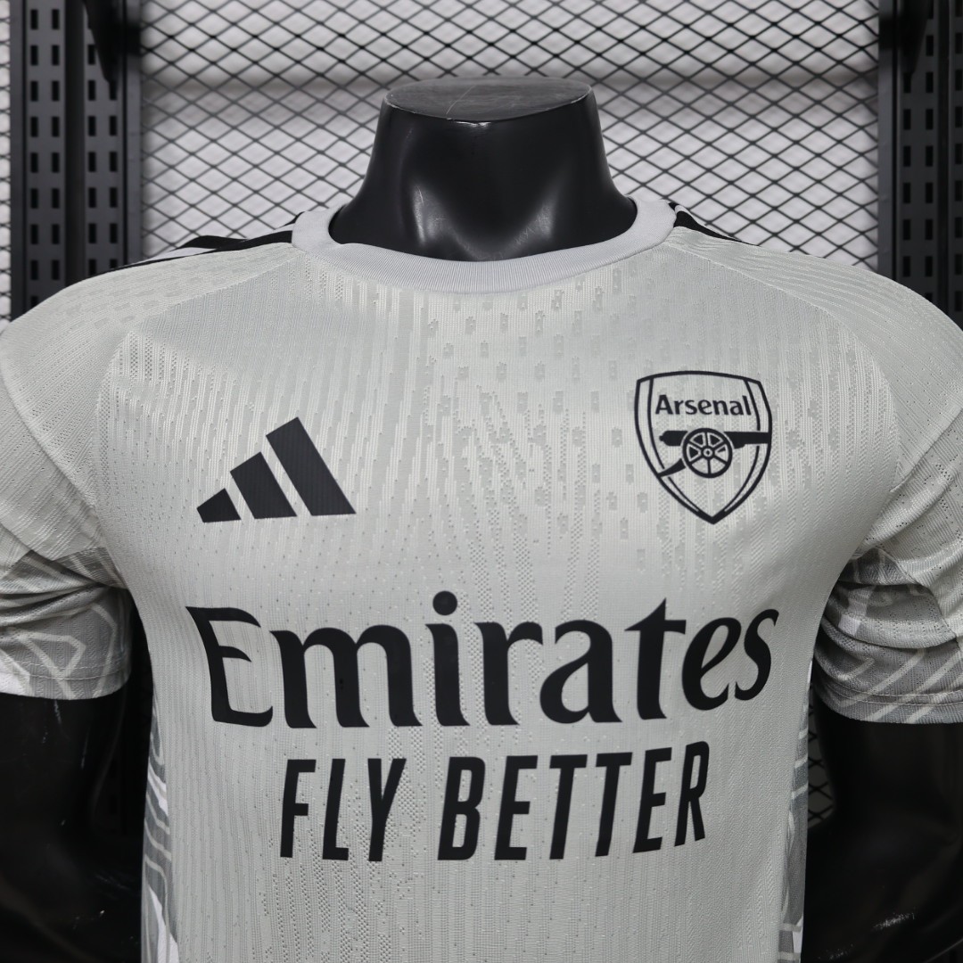 Arsenal FC Home Goalkeeper 2026/27 jersey, photo 2 of 9