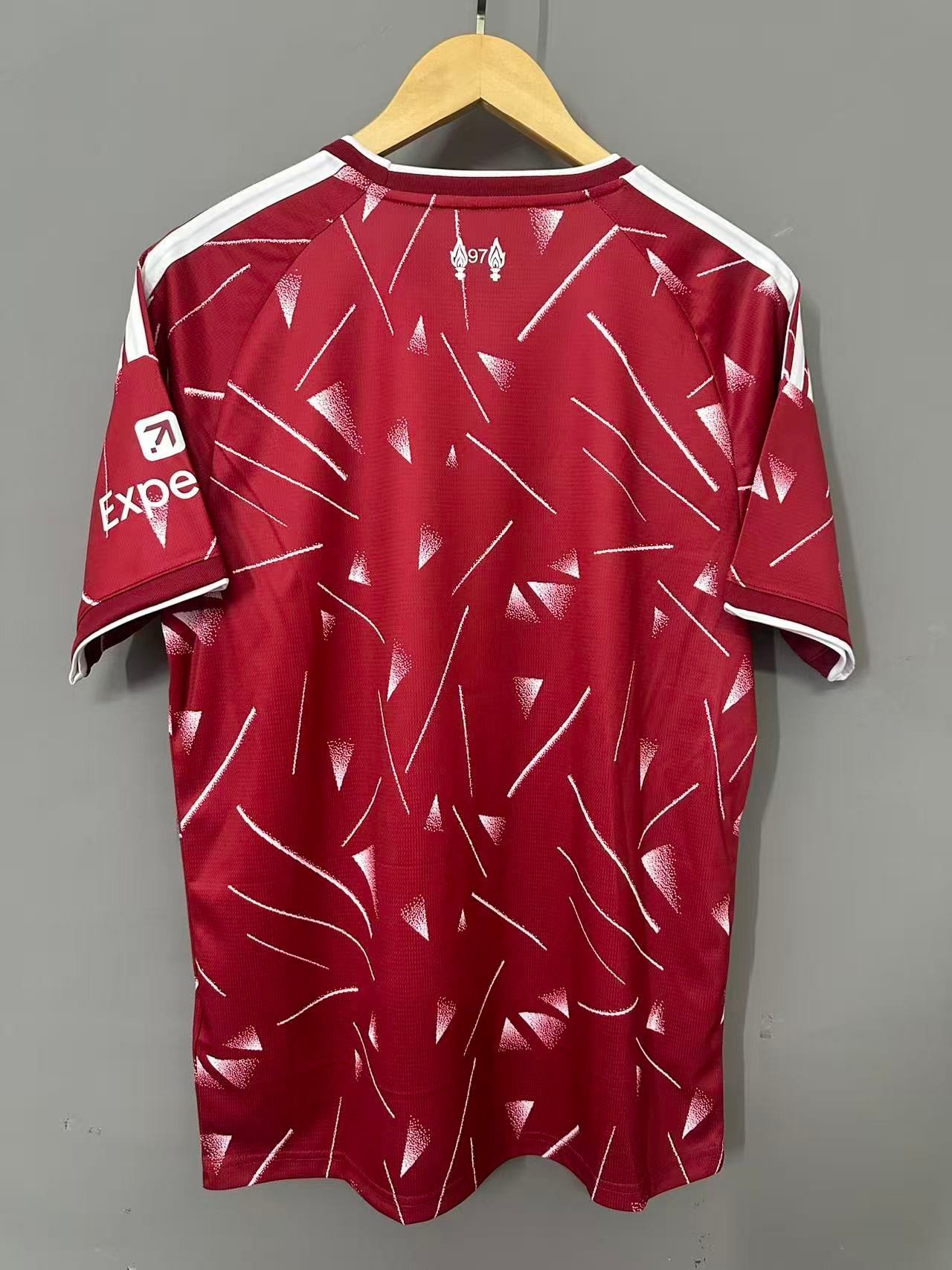 Liverpool FC Home 2026/27 jersey, photo 2 of 2