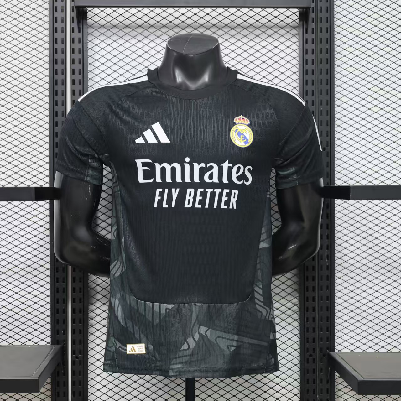 Real Madrid Home Goalkeeper 2026/27 jersey, photo 1 of 10
