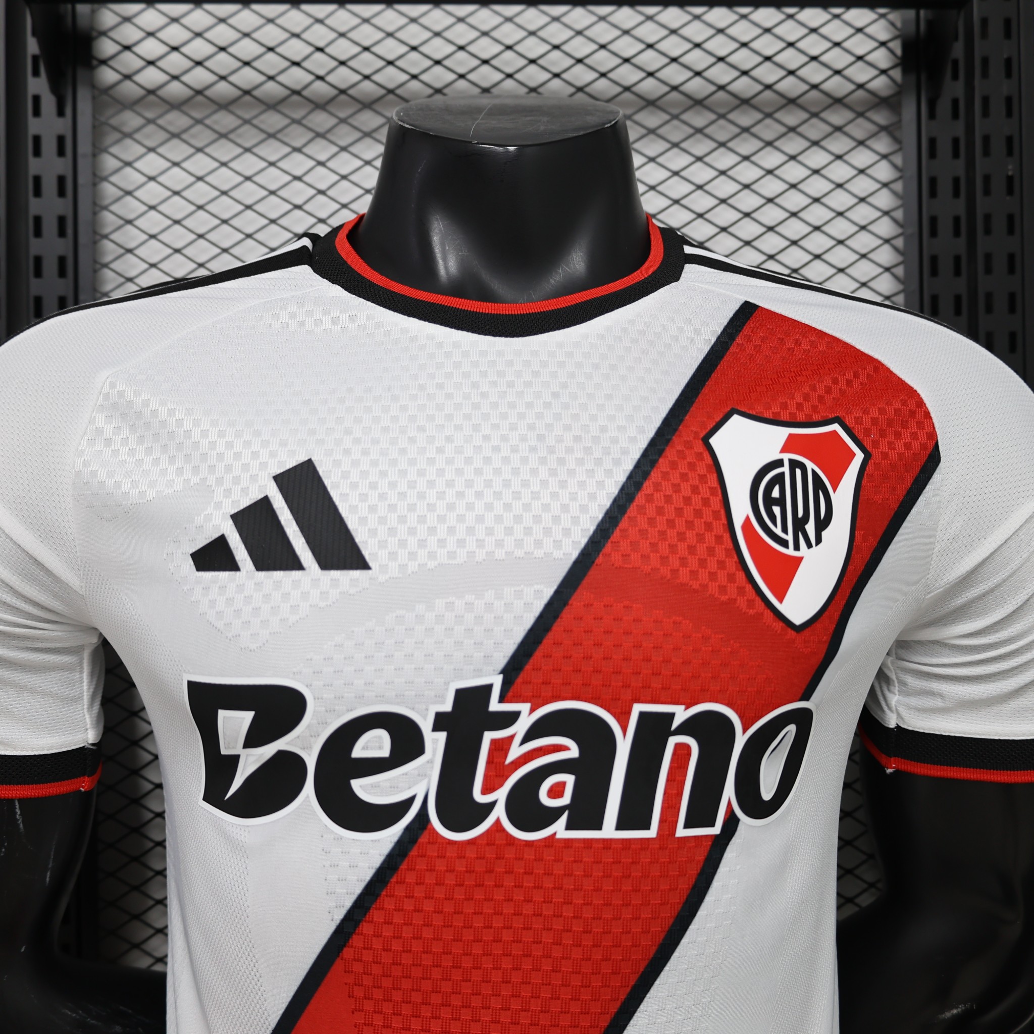 Club Atlético River Plate Home 2026/27 jersey, photo 2 of 11