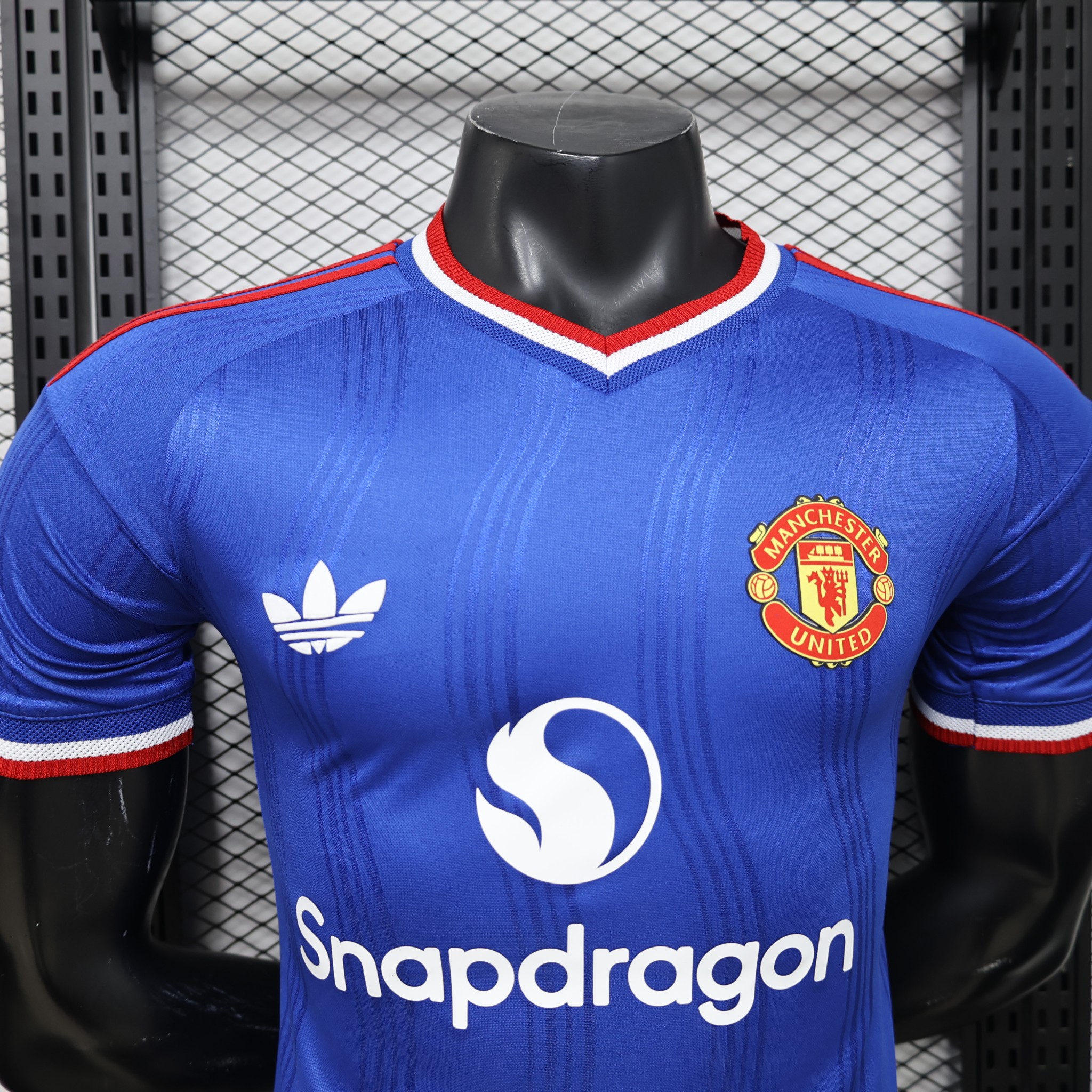 Manchester United FC Away 2026/27 jersey, photo 2 of 9